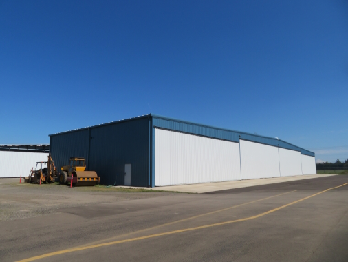 Aurora 16,800 sqft Aircraft Hangar with four 60'x70' hangar bays and single-leaf hydraulic doors