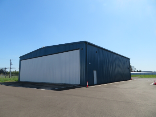 70' x 80' aircraft hangar in Aurora, Oregon